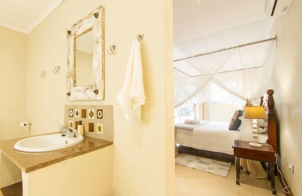 Bayete Guest Lodge Victoria Falls Exterior photo