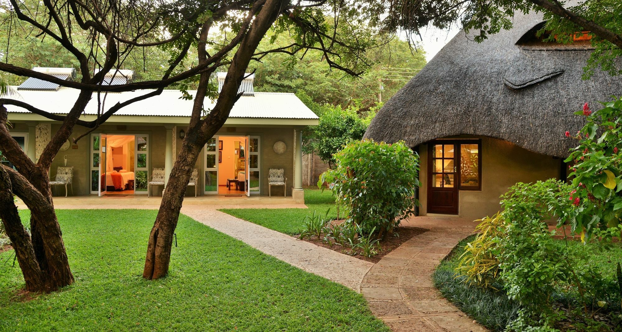 Bayete Guest Lodge Victoria Falls Exterior photo
